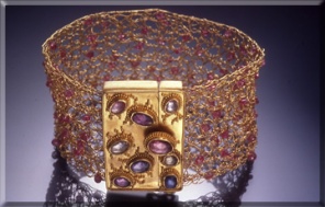 22k gold crochet bracelet with sapphires, granulated clasp with rose cut sapphires